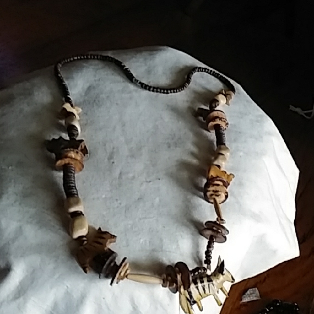 Fun wooden African animals necklace